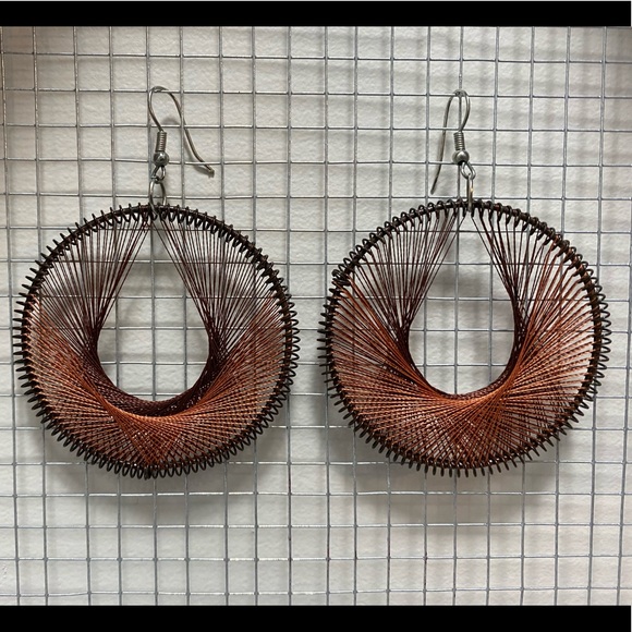 Metal and string brown earrings - Picture 1 of 3